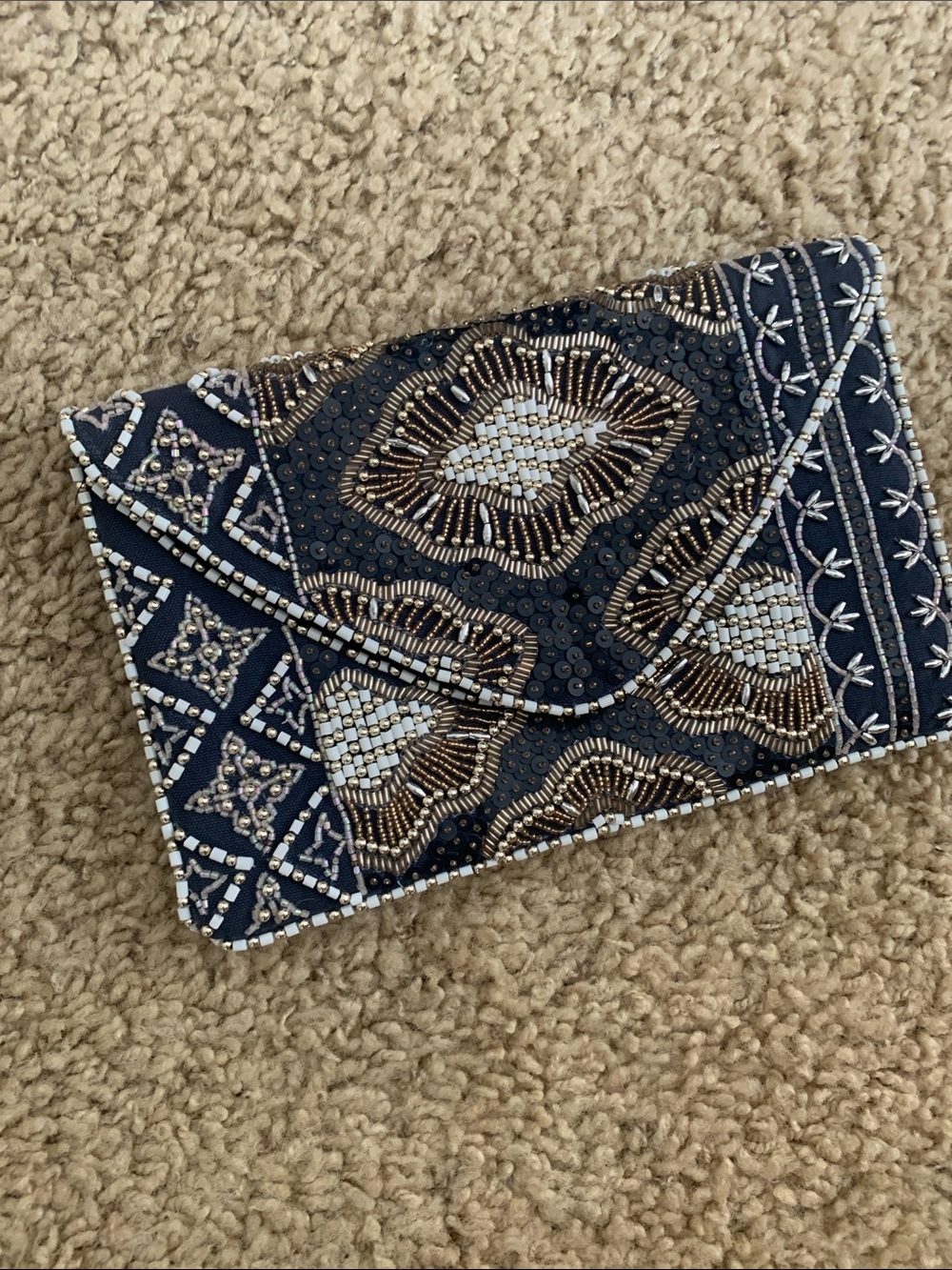 Beaded envelope style Clutch-crossbody - Picture 4 of 4